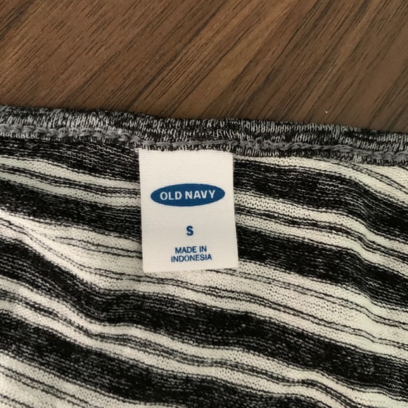 Old Navy T-Shirt with small V slit - Picture 2 of 3